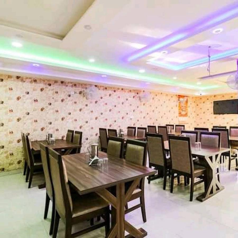Hotel Awadh Palace Sahjanwa エクステリア 写真